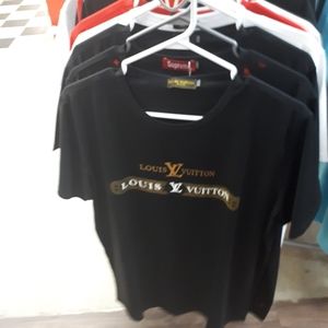 L.v t shirt best quality  size med